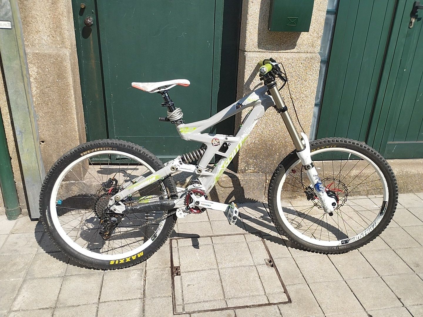 Scott gambler fr20, vendo bicicleta de downhill/btt