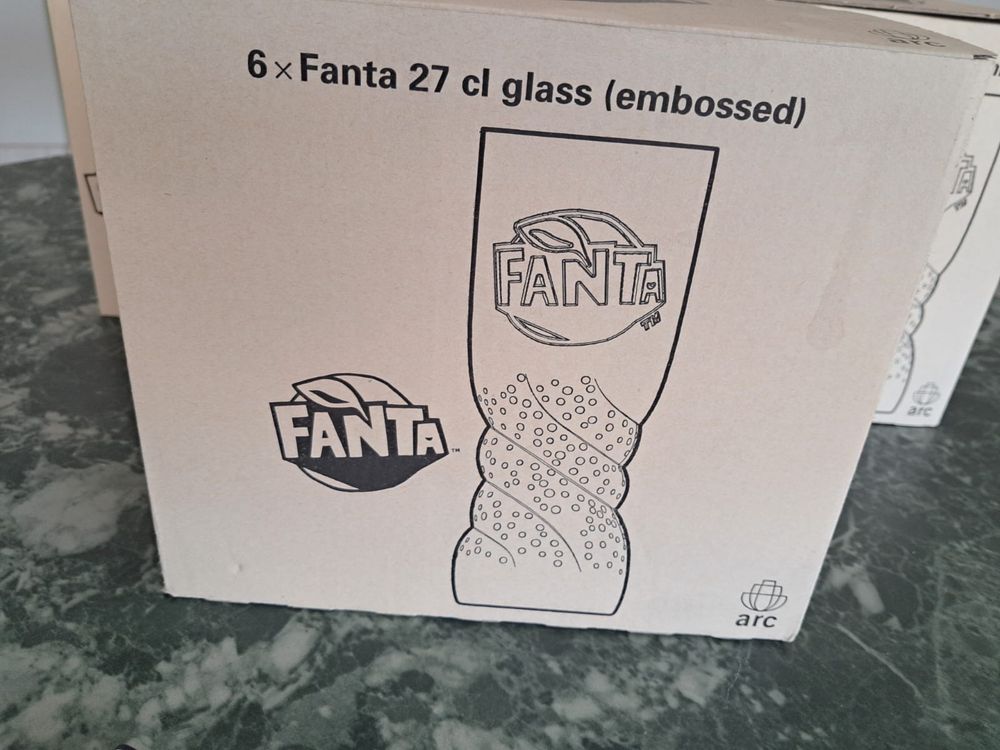 Oryginalna szklanka FANTA z serii „Super zakręcone”