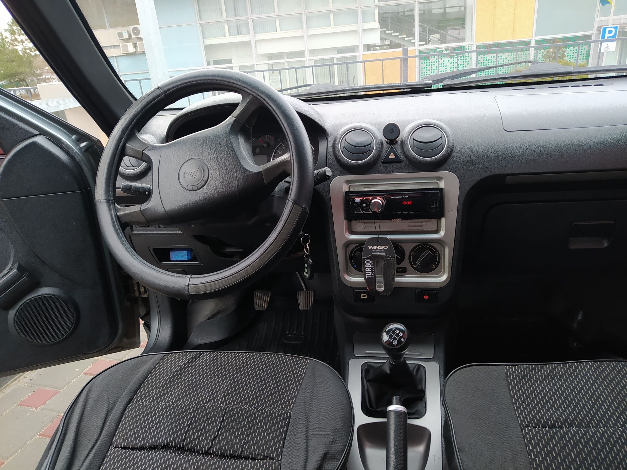 Продам  или обмен на дачу Geely MR 2011