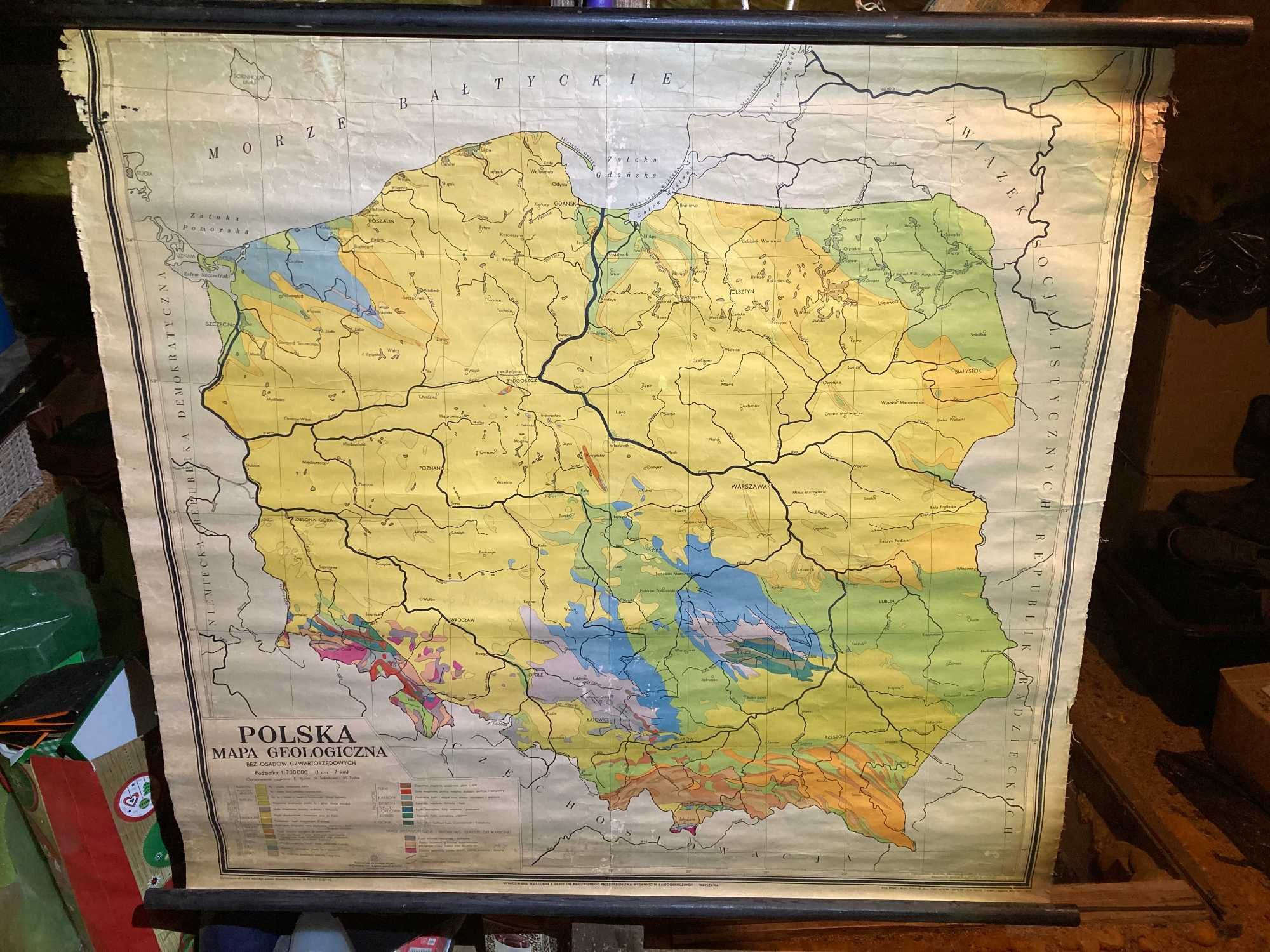 Stara mapa szkolna POLSKA MAPA GEOLOGICZNA. Duży format, płócienna.