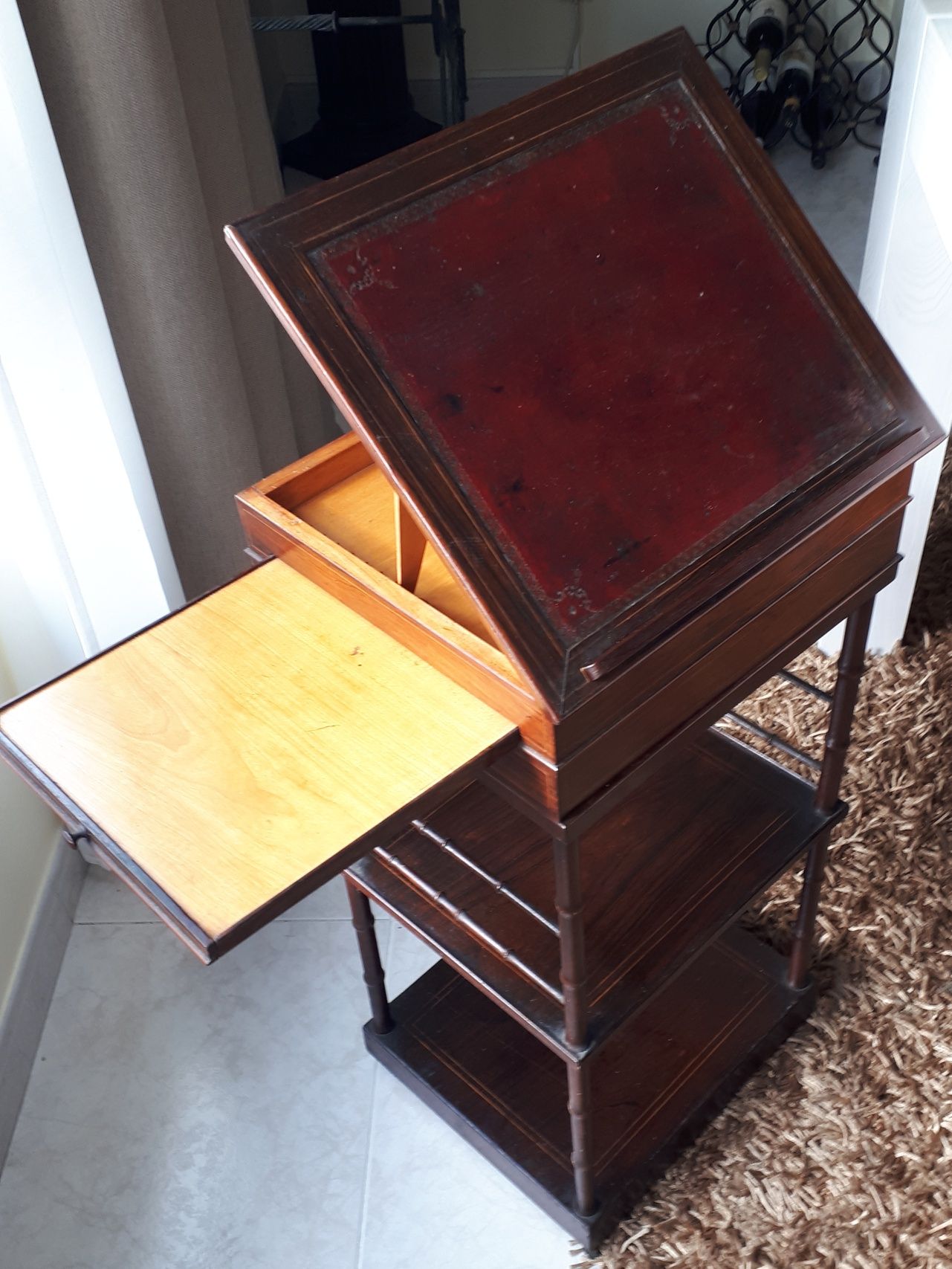 Mesa de leitura "da Bíblia ". Início séc. XX.