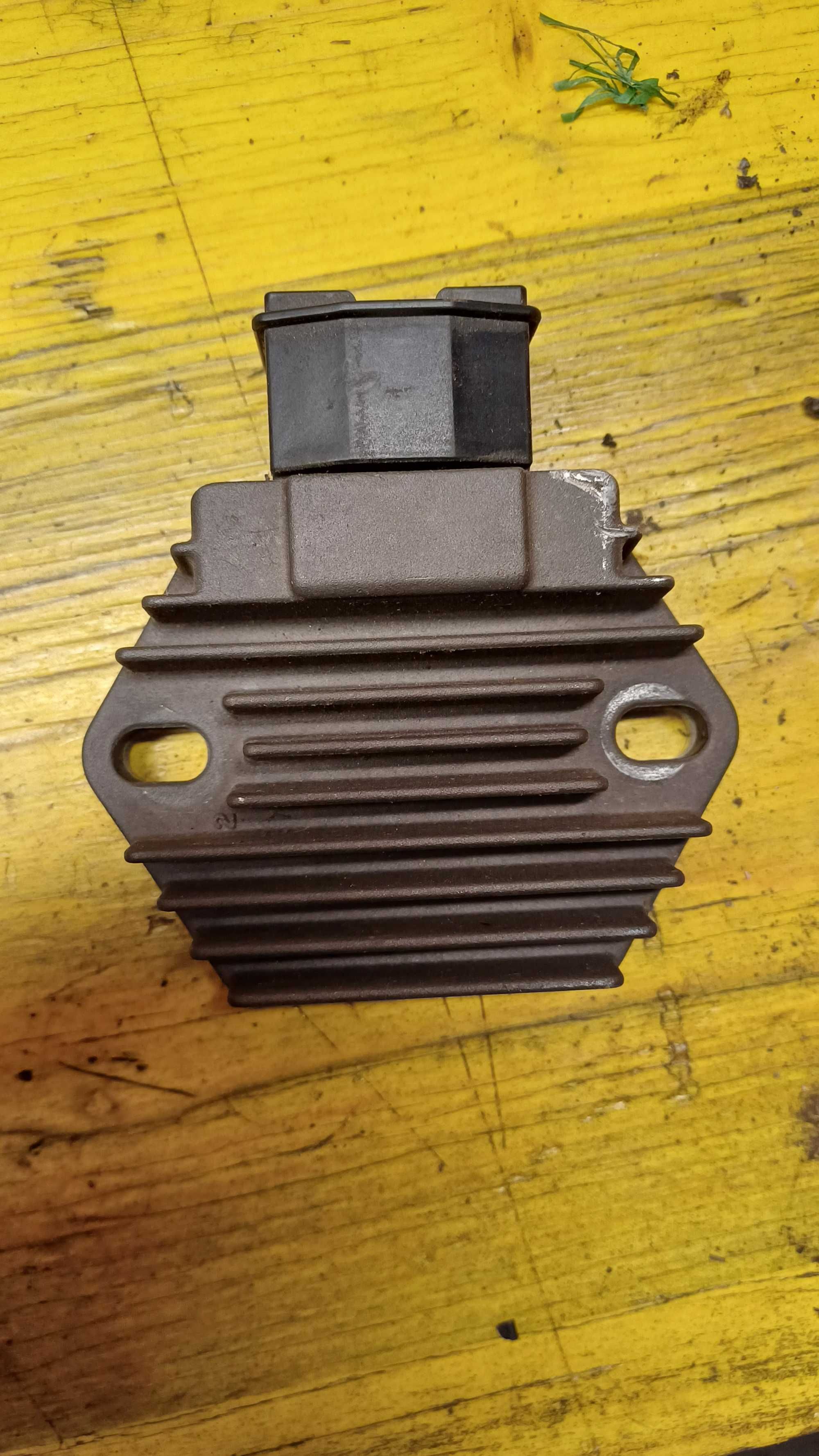 Regulator napięcia ducati energia