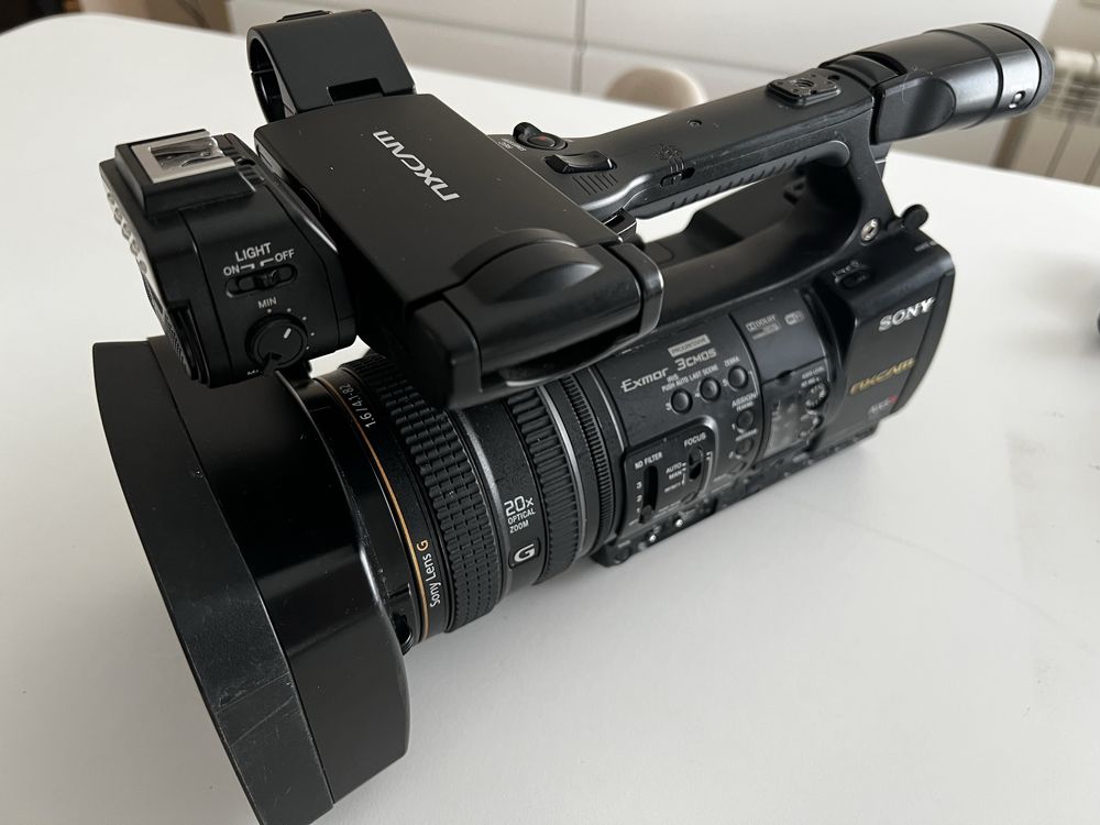 Equip. Profissional de Filmagem - Sony NX5R + Tripé Benro + Microfones
