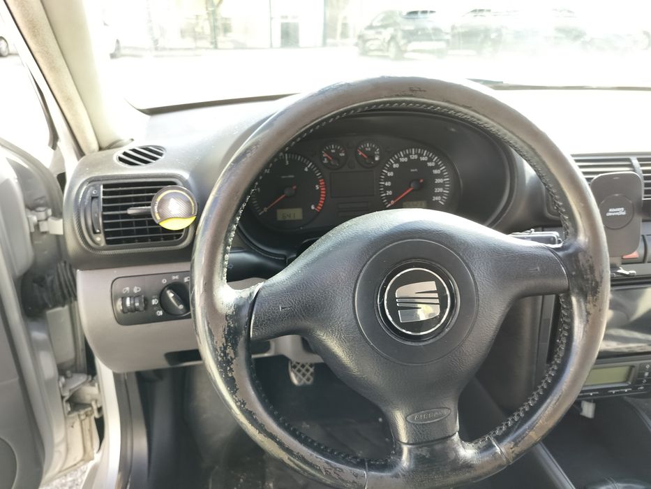 SEAT Leon cinza 2002