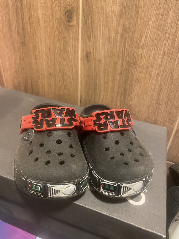 buciki crocs swiecace