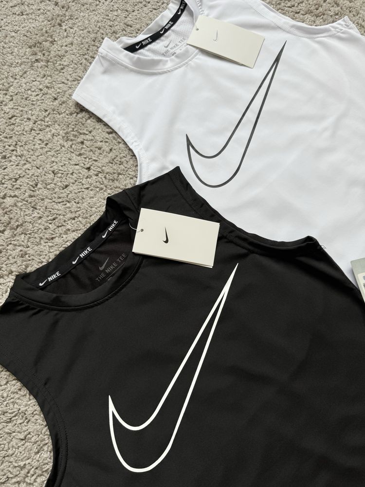Майка Nike для спорта (компрессионная майка)