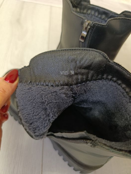 Зимові жіночі ботинки.
