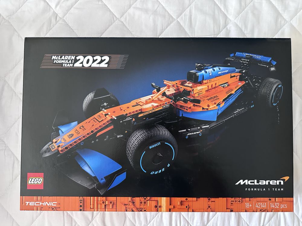 Lego 42141 McLaren F1 Pierwszy wypust, realistyczne naklejki