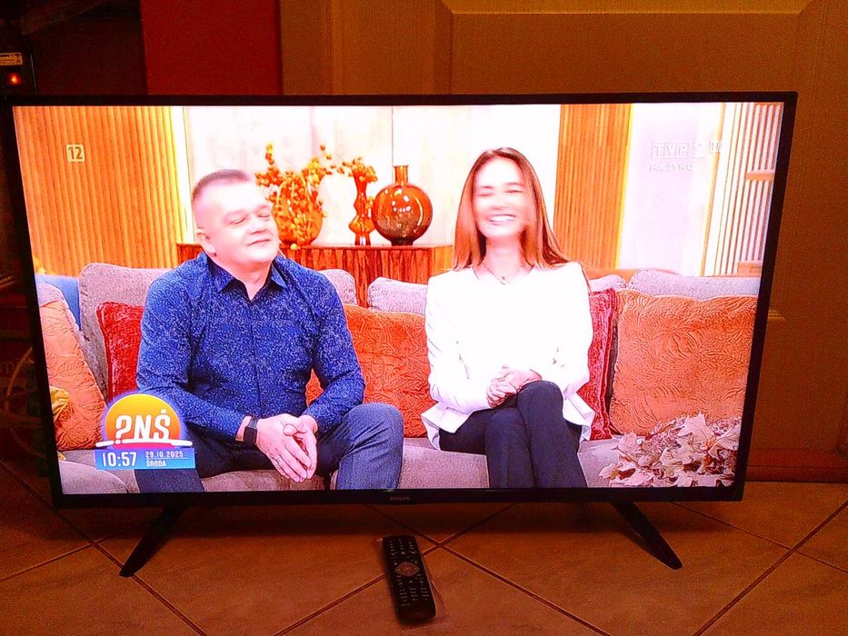 Philips 42 cale, led, full HD, DVB-T2 H.265, HDMI, USB, nowy pilot.