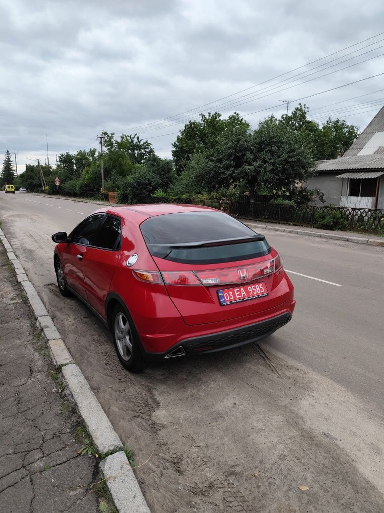 Хонда сівік 1,8бензин