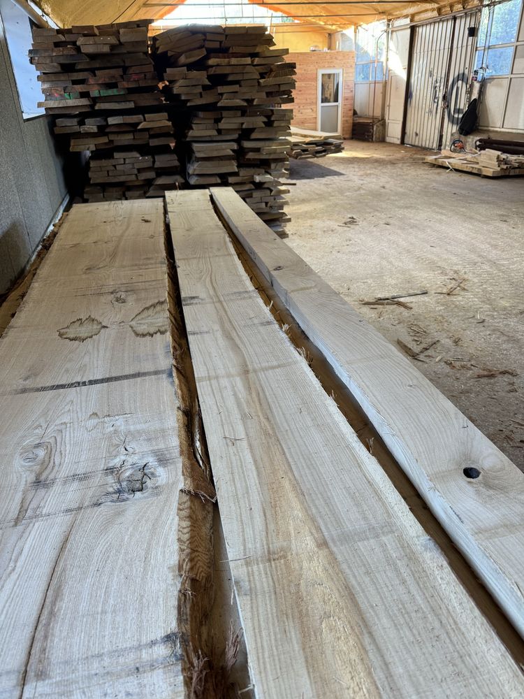 Tarcica dębowa sucha 50mm rustykalna dąb deski bale foszty