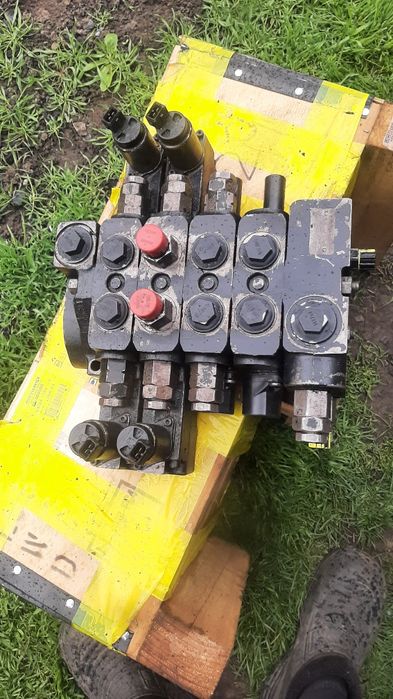 25/409500 Розподільник гідравлічний JCB