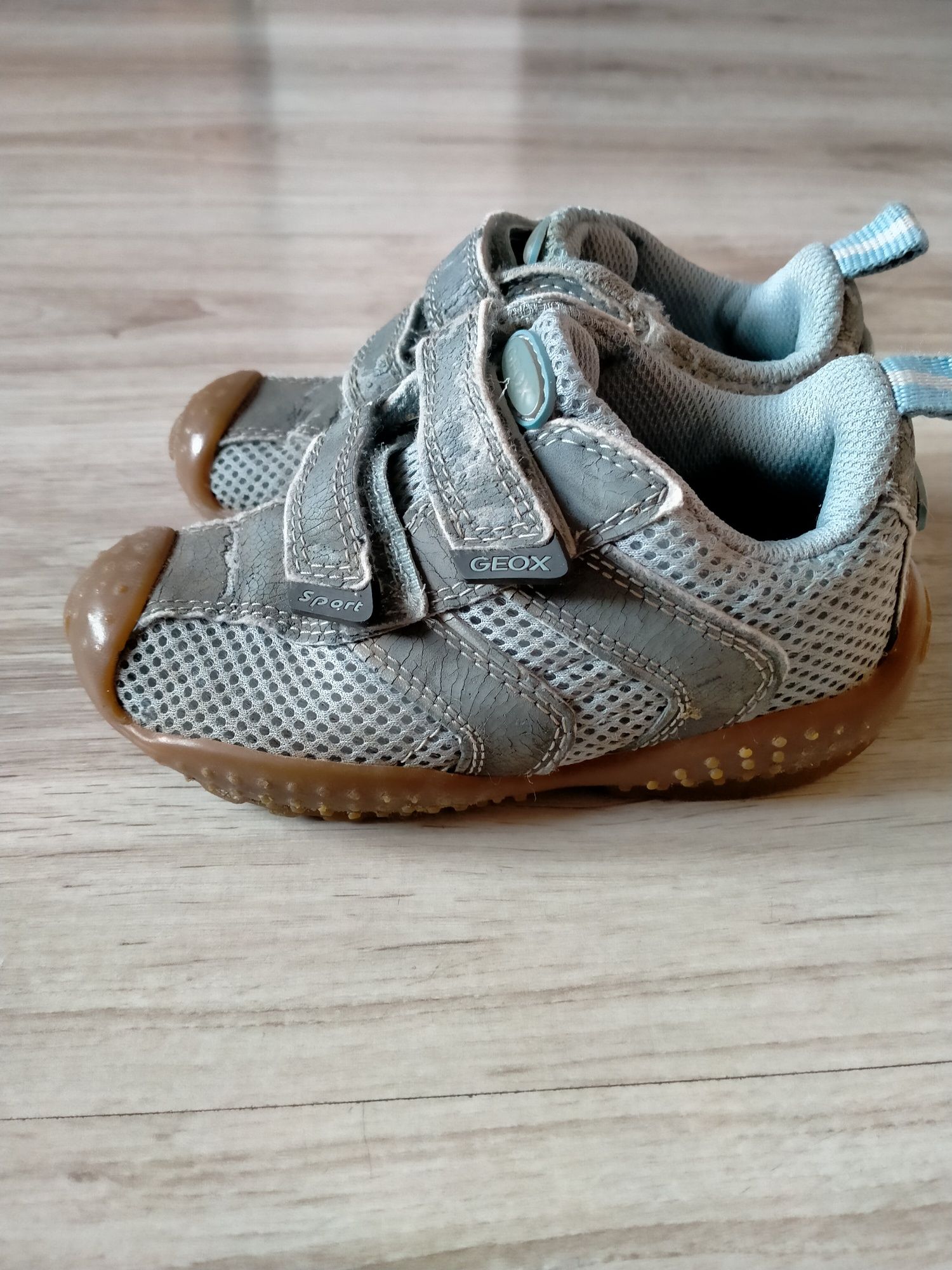 Buty dla chłopca Geox, rozmiar 25