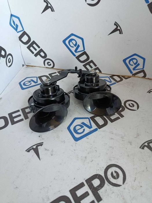 Клаксони \ сигнал Tesla MY / M3 / MX