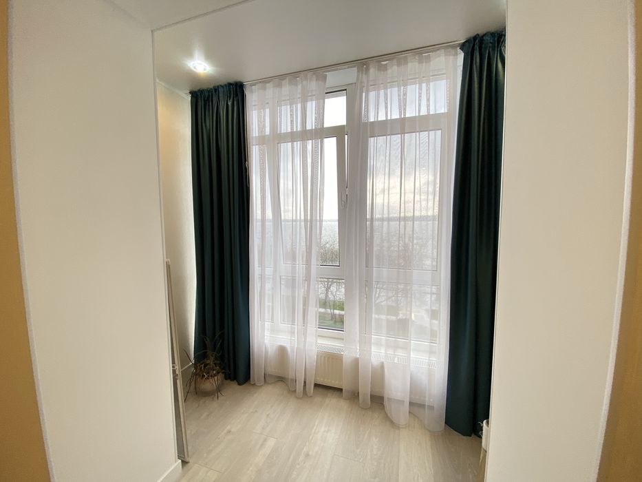 Продам в новобудові 4к квартиру з ремонтом, ЖК Лазурний на Намиві