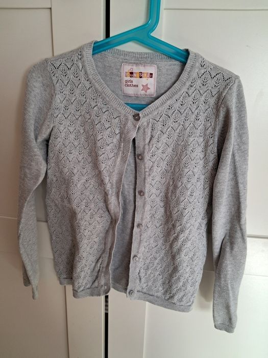 Sweterek ażurowy rozmiar 122/128