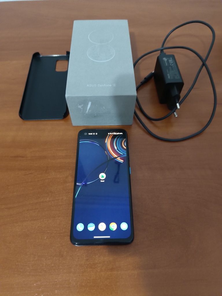 Смартфон Asus ZenFone 8