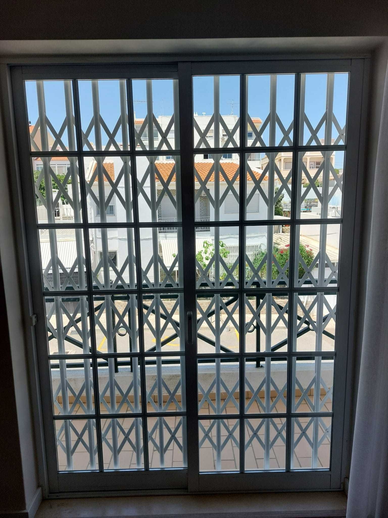 Conjunto de Janelas de Vidro Duplo