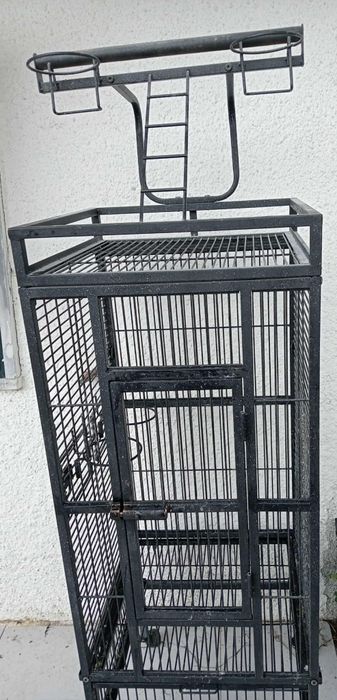 Vendo gaiola para passáros.