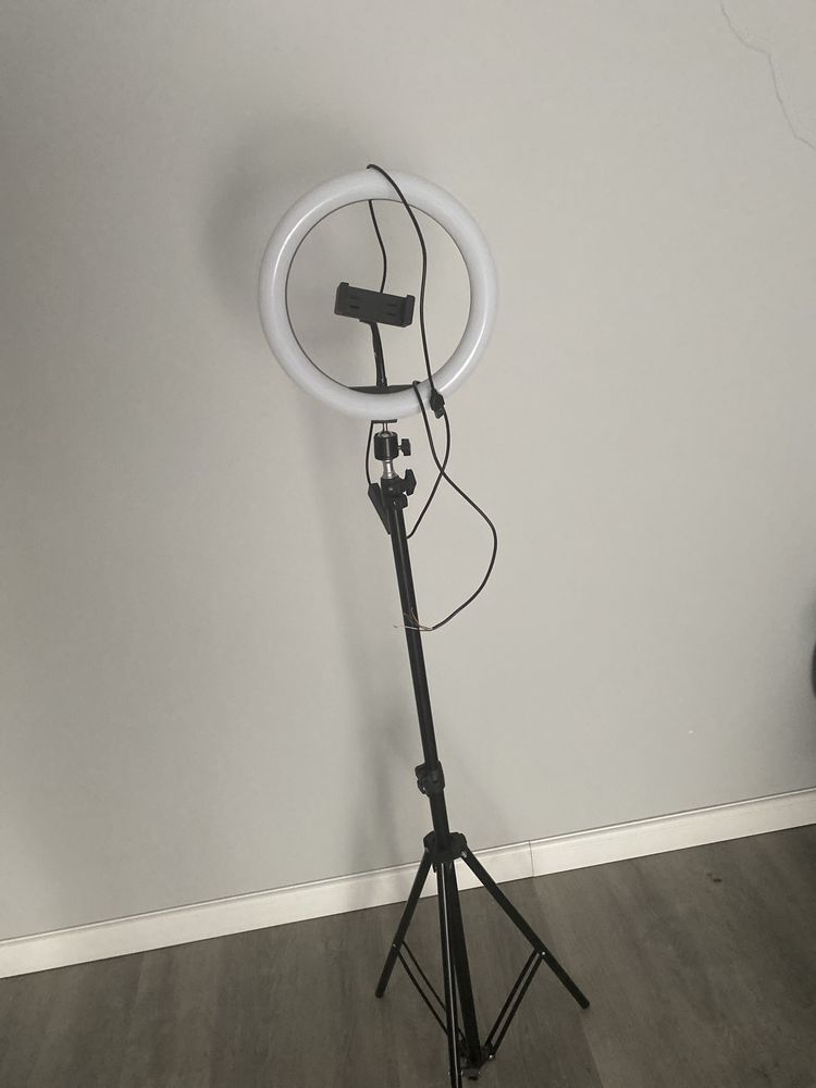 Sprzedam uszkodzoną lampę do zdjęć