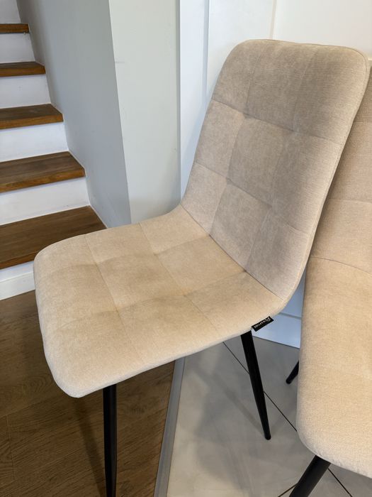 4 krzesla jasny beż wygodne regulowane nozki nowe