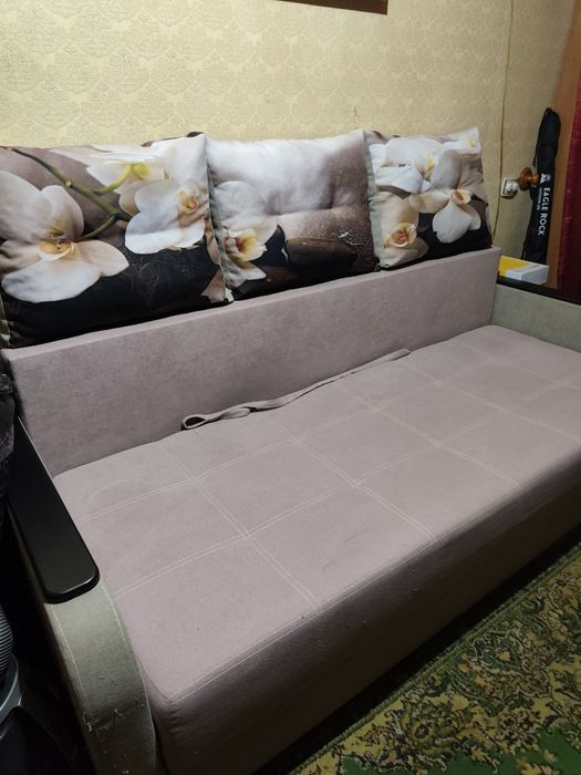 Диван розкладний б/у