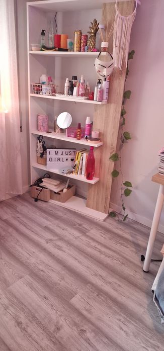 Estante de quarto