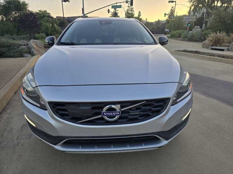 2017 Volvo V60 Cross Country