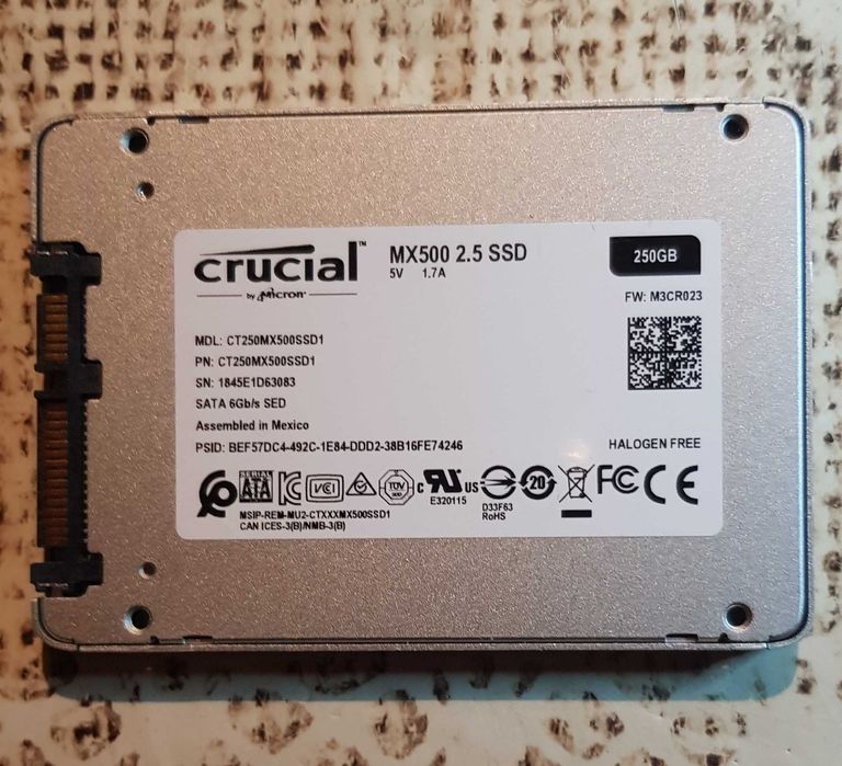250GB SSD CRUSIAL SATA III 2.5" (на пути к покупателю).