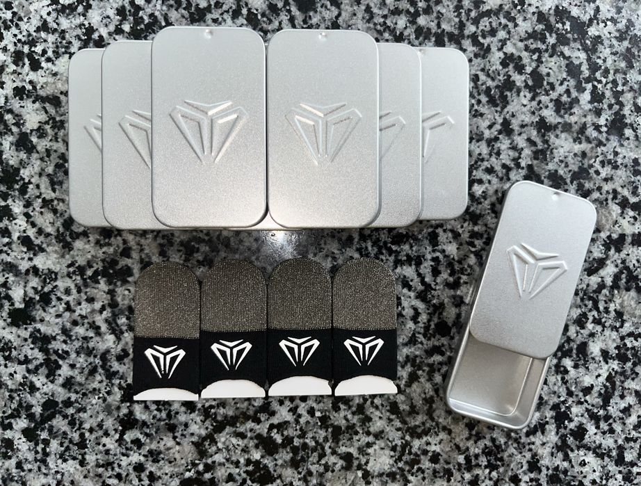 Напальчники для игр, кейс + 4 напалечника