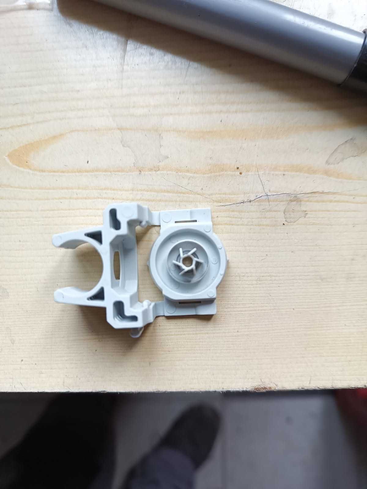 Uchwyt, obejma do rur 16 MX HILTI, osadzak EKS BX