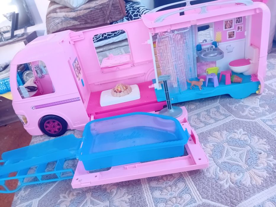 Kamper Barbie bardzo duży Full z basenem