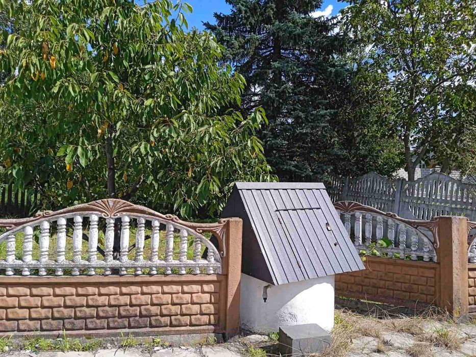 Продам будинок і земельну ділянку в Оліївці (8 км від Житомира).