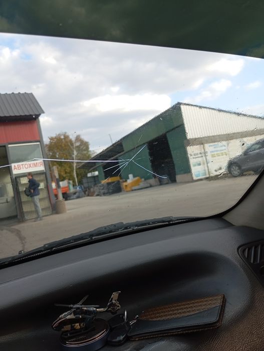 Авто на ходу.Всі питання по телефону.Причіна продажу стоїть без діла