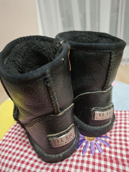 Зимові шкіряні чобітки Угі на хлопчика 29 розмір