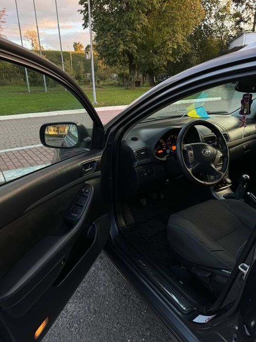 Toyota Avensis 2007 рік