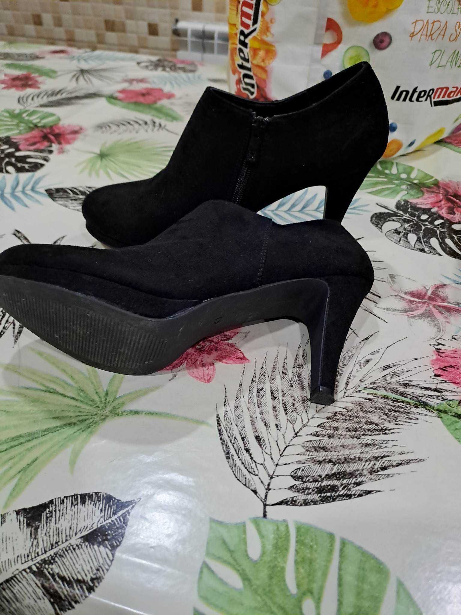 Sapatos de senhora bonitos