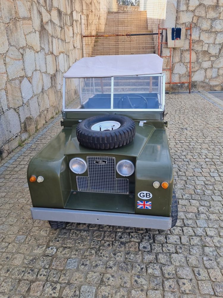 Replica à escala de Land Rover Serie II