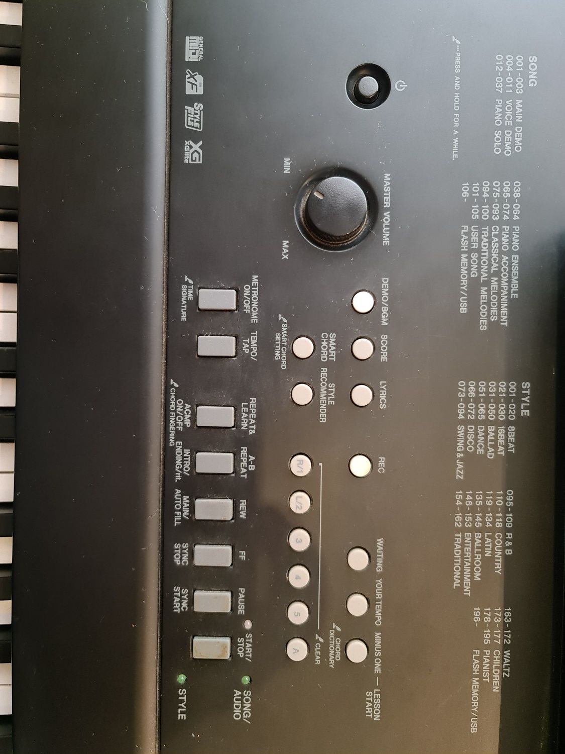 Piano Digital Yamaha DGX-650B