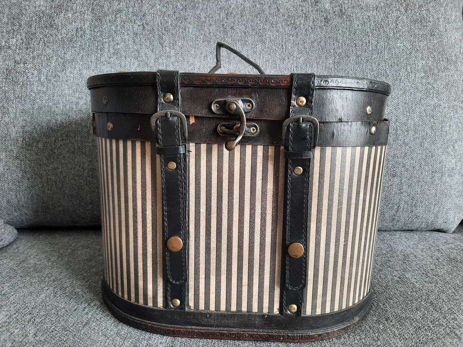 ozdobny kuferek, staroć