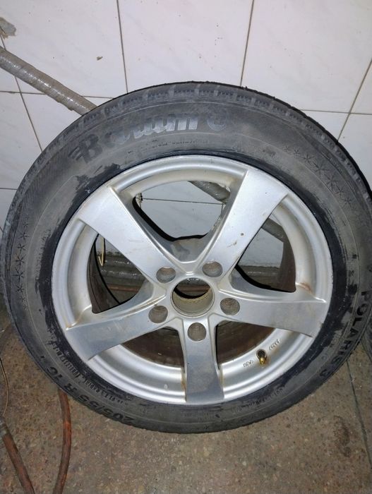 Диски R16 в хорошем состоянии dezent