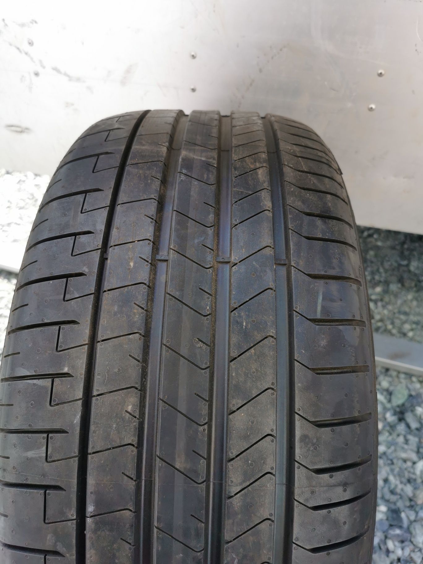 Pirelli 275/40 r20