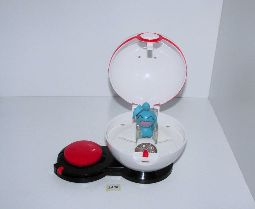 Wynaut + Premier Ball Pokémon Surprise Attack Game, SA16