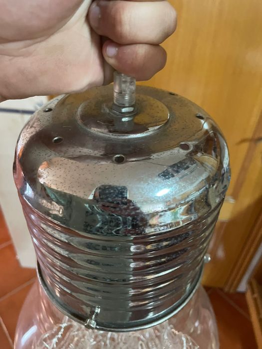 Candeeiro de teto em forma de lâmpada