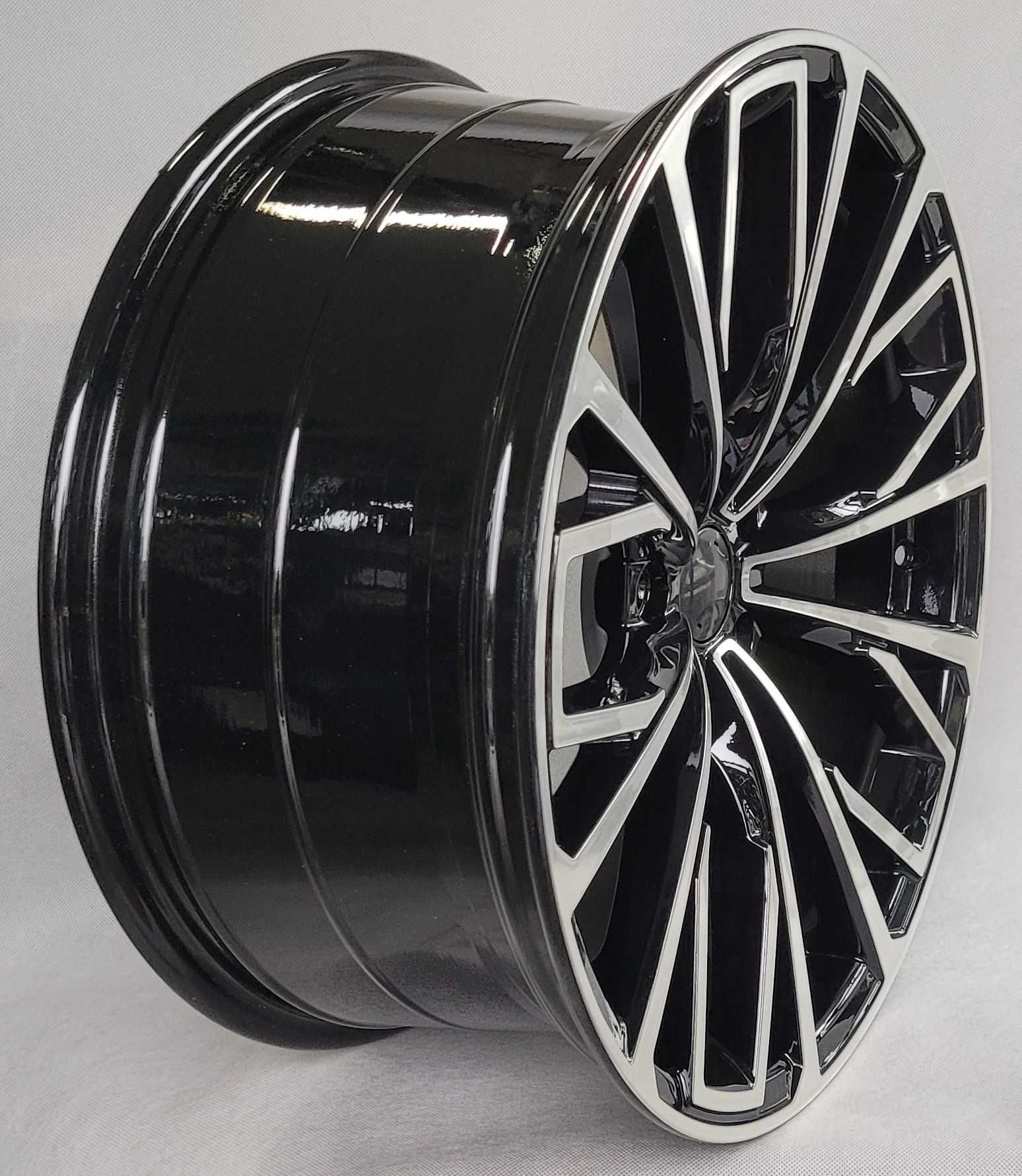 Felgi 19 Audi A4 B8 B9 A6 C7 C8 E-Tron Q3 8U F3 Q5 5x112 Seat Tarraco