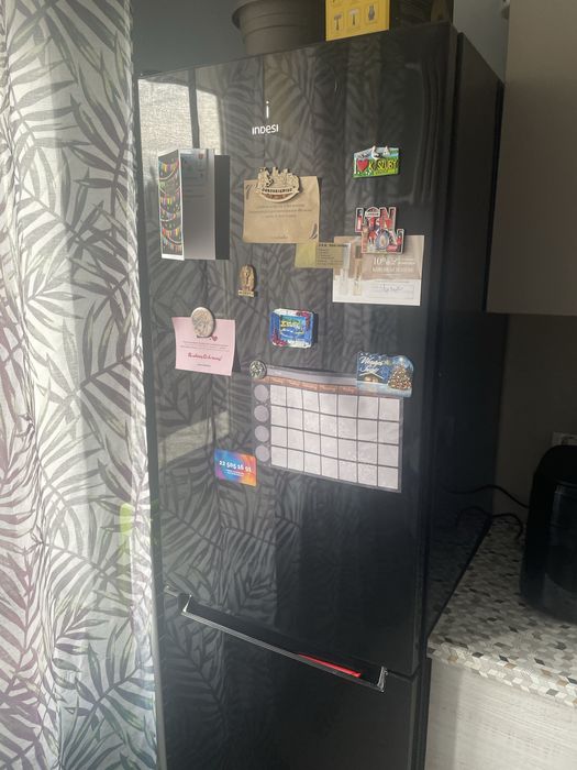 Lodówka Indesit czarna