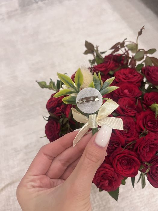 Продам бутоньєрки