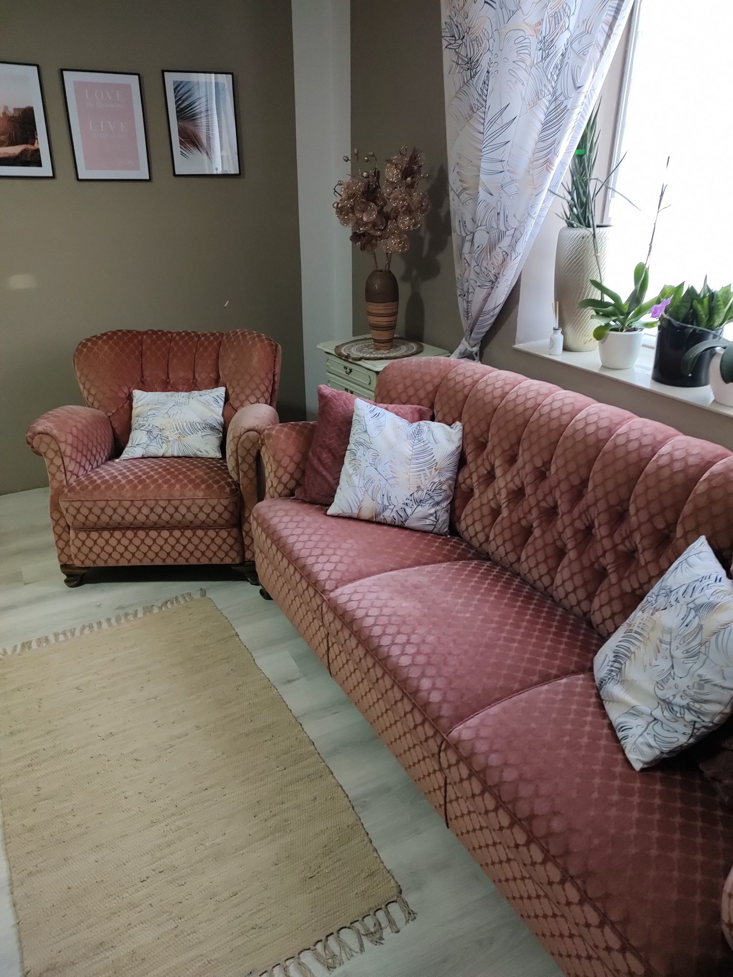Zestaw wypoczynkowy sofa i 2 fotele