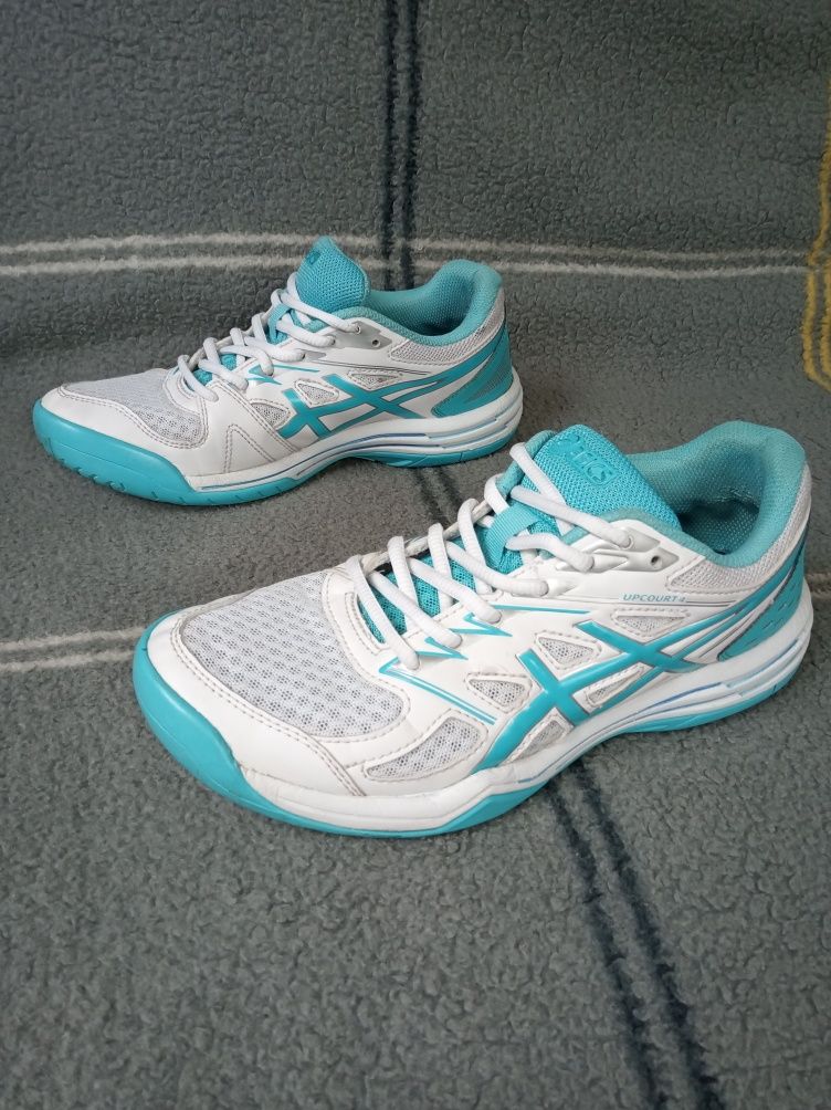 39(25) Asics Upcourt 4