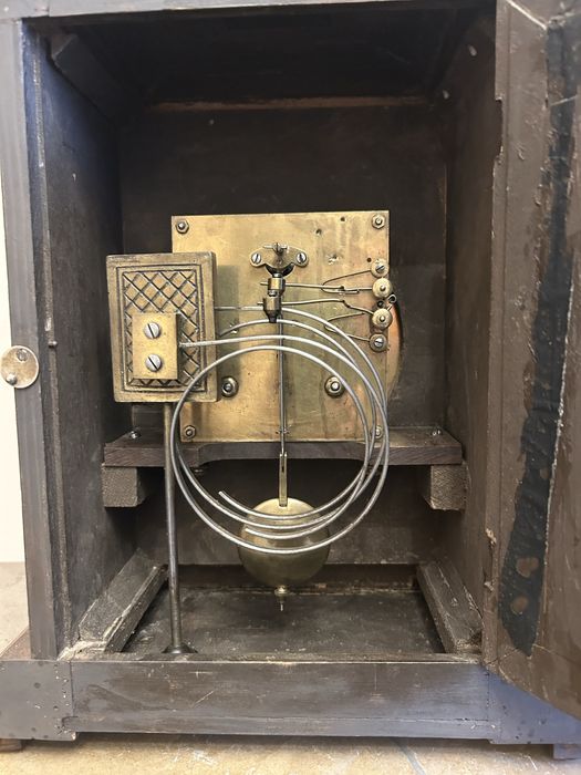 Relogio de mesa JUNGHANS com um quarto de batida